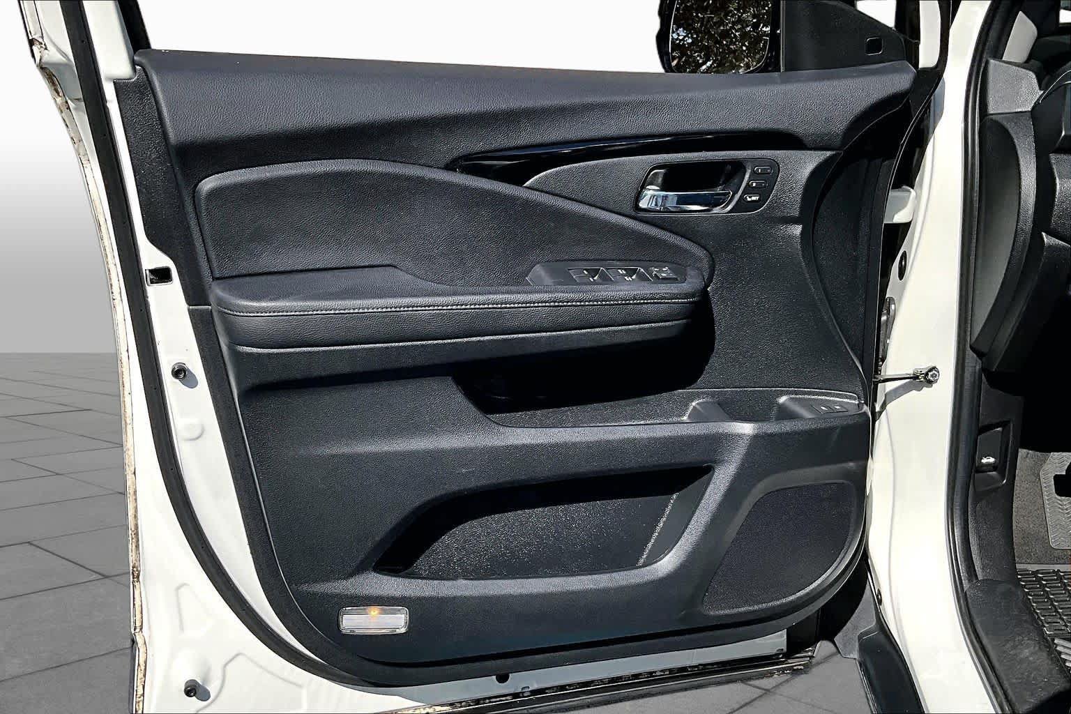 Used 2019 Honda Pilot Touring image 22