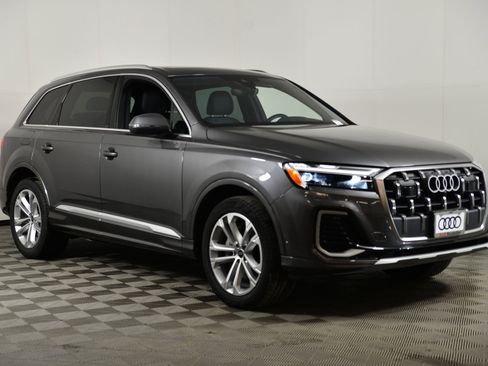 Used 2025 Audi Q7 2.0T Premium w/ Convenience Package image 7