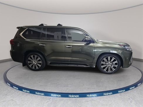 Used 2021 Lexus LX 570 4WD w/ Luxury Package image 5