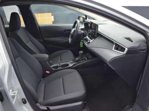Used 2025 Toyota Corolla LE image 10