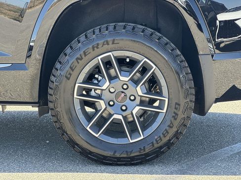 New 2027 GMC Terrain AT4 w/ Technology Package II AWD/4WD image 30