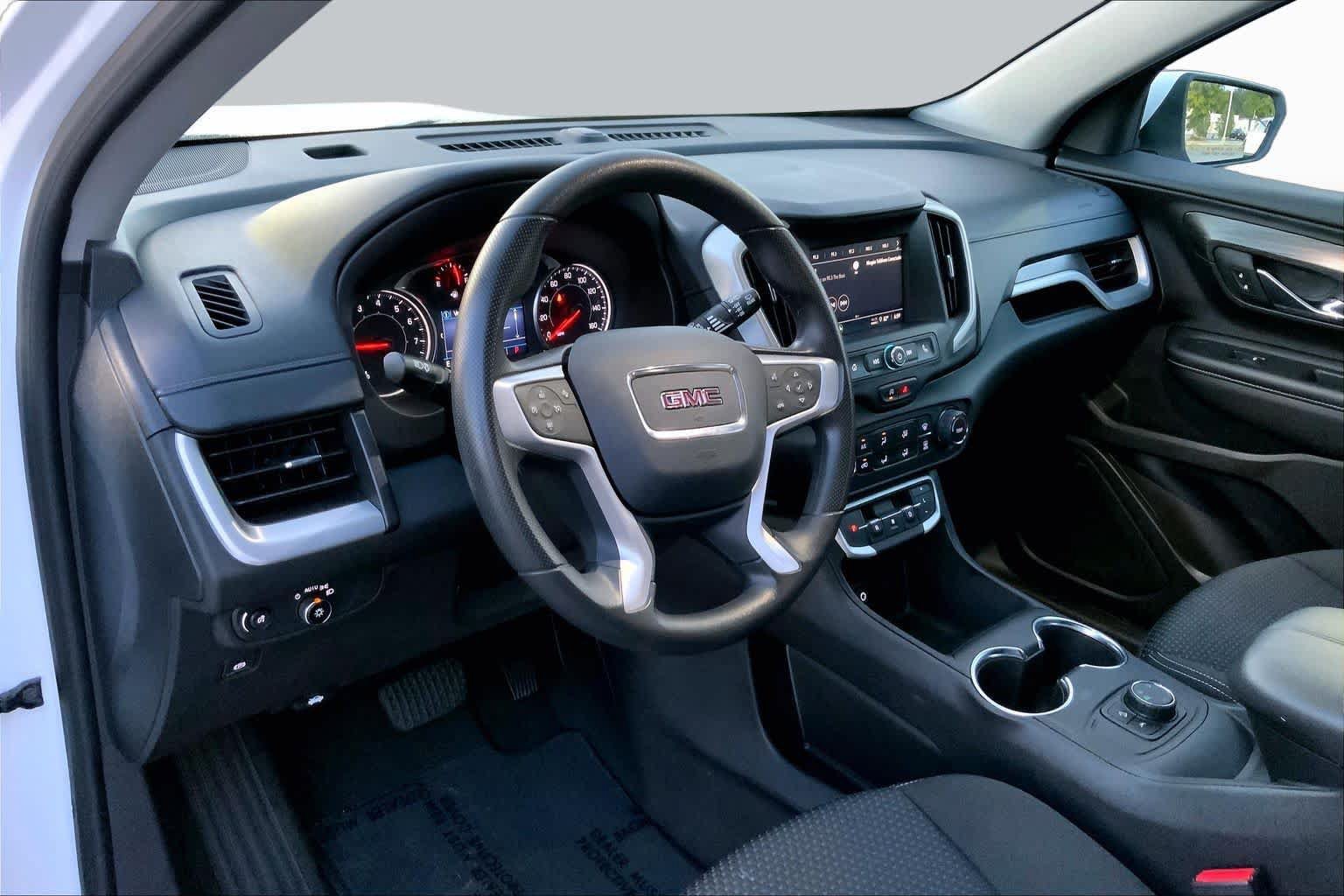 Used 2024 GMC Terrain SLE AWD/4WD image 15