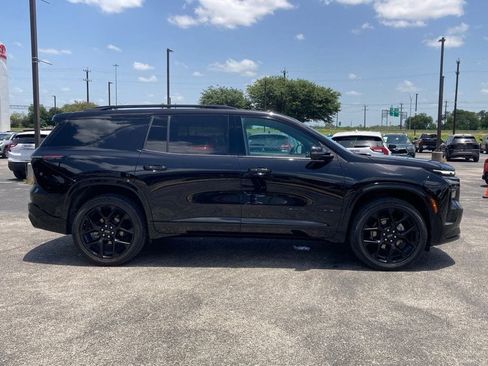 Used 2024 Chevrolet Traverse RS FWD image 4