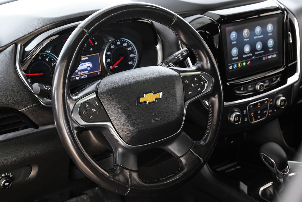 Used 2022 Chevrolet Traverse LT FWD image 12