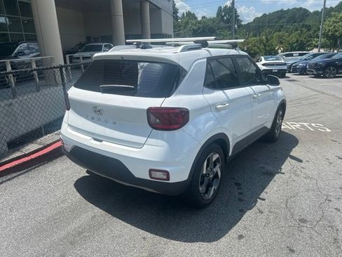Used 2021 Hyundai Venue SEL FWD image 6