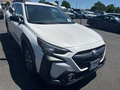 Used 2024 Subaru Outback Premium AWD/4WD image 5