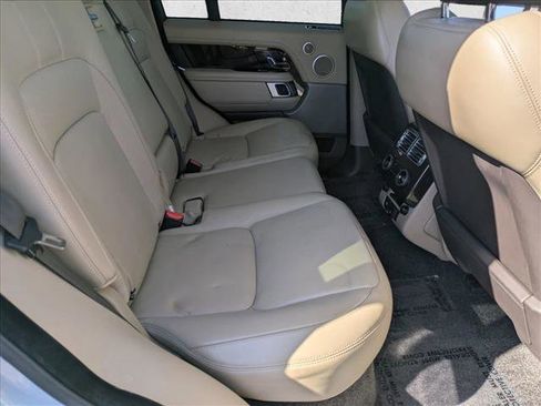 Used 2020 Land Rover Range Rover HSE image 19
