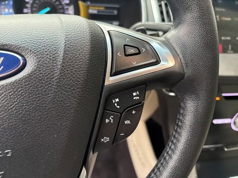 Used 2017 Ford Edge Titanium image 16