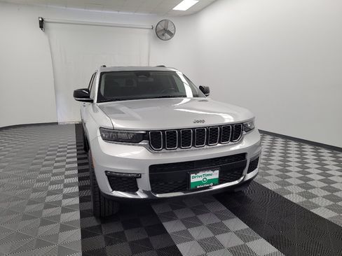 Used 2022 Jeep Grand Cherokee L Limited AWD/4WD image 14
