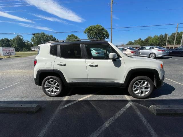 Used 2016 Jeep Renegade Latitude w/ Cold Weather Group AWD/4WD image 5
