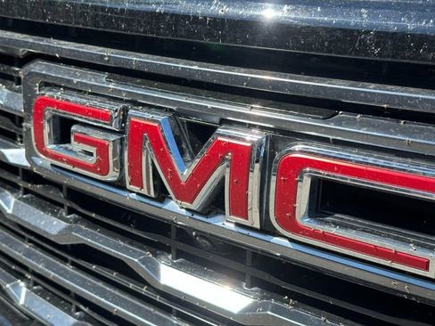 Used 2025 GMC Acadia AT4 AWD/4WD image 9