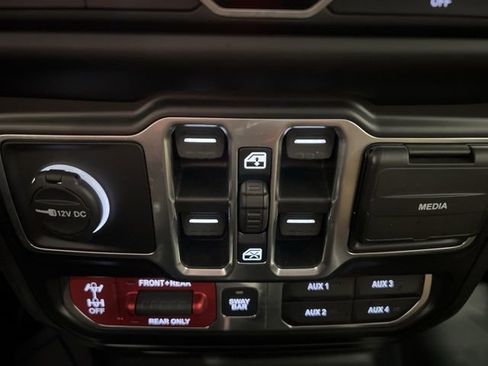 Used 2020 Jeep Wrangler Unlimited Rubicon w/ Dual Top Group image 21