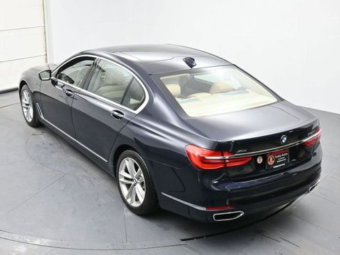 Used 2018 BMW 750i xDrive image 39