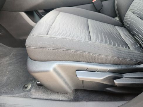 New 2026 Chevrolet Equinox LT FWD image 17