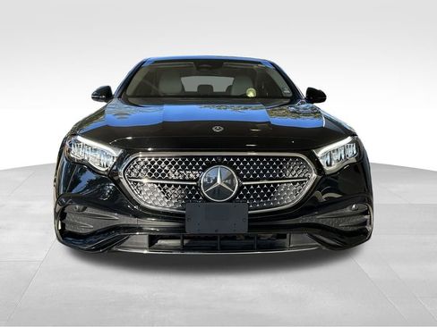 Used 2025 Mercedes-Benz E 350 4MATIC Sedan image 2