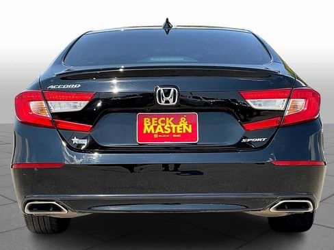 Used 2022 Honda Accord Sport image 4