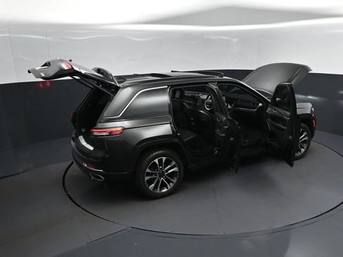 Used 2024 Jeep Grand Cherokee Overland w/ Luxury Tech Group IV AWD/4WD image 49