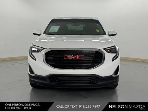 Used 2021 GMC Terrain SLE FWD image 2