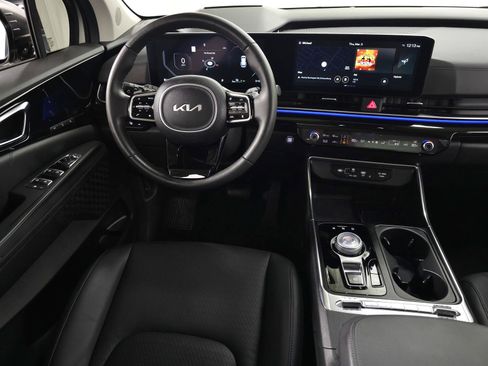 Used 2025 Kia Carnival SX Prestige image 20