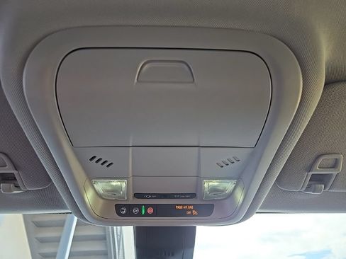 Used 2024 GMC Terrain SLE FWD image 22