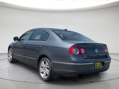 Used 2009 Volkswagen Passat Komfort FWD image 9