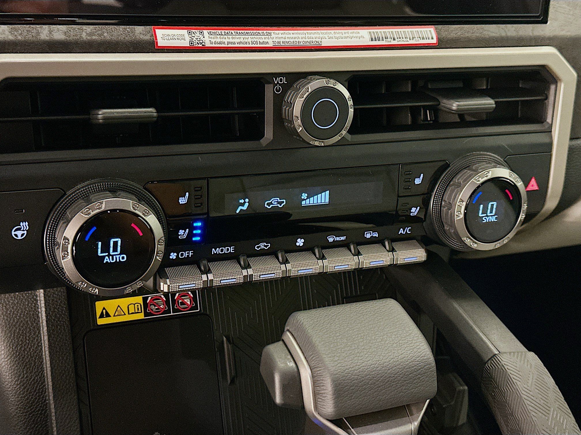 Used 2025 Toyota Tacoma Limited AWD/4WD image 24