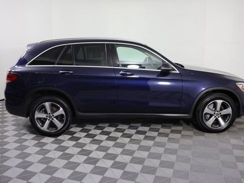 Used 2022 Mercedes-Benz GLC 300 4MATIC w/ Premium Package Lite image 9