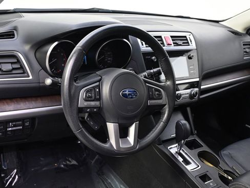 Used 2017 Subaru Outback 2.5i Limited w/ Popular Package #5 image 11