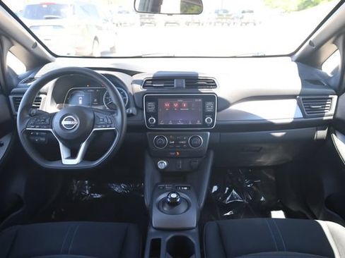Certified 2025 Nissan Leaf S FWD image 16