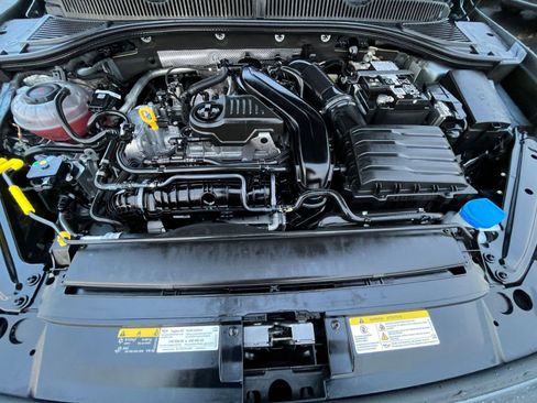 Used 2025 Volkswagen Jetta SE image 32