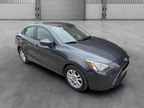 Used 2018 Toyota Yaris iA image 26