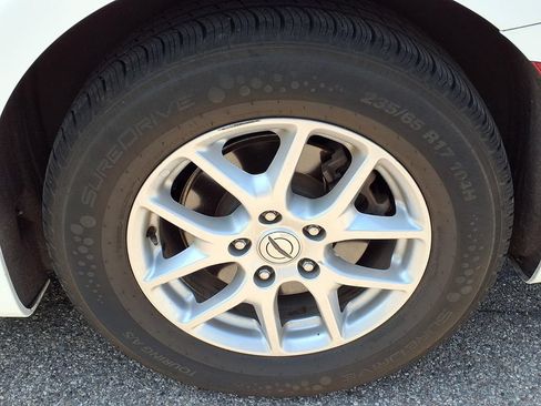 Used 2023 Chrysler Pacifica Touring-L FWD image 10
