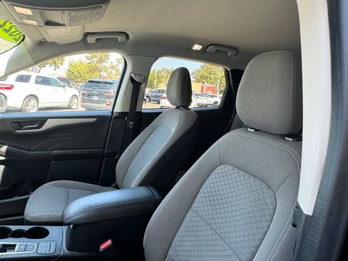 Used 2022 Ford Escape SE image 17