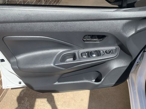Used 2022 Nissan Versa S FWD image 21