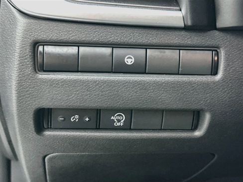 Used 2023 Nissan Rogue SV FWD image 17