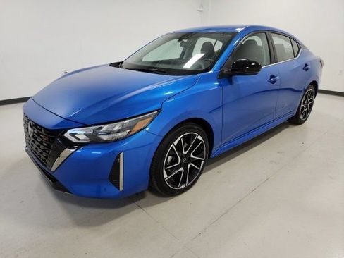 Used 2024 Nissan Sentra SR FWD image 9
