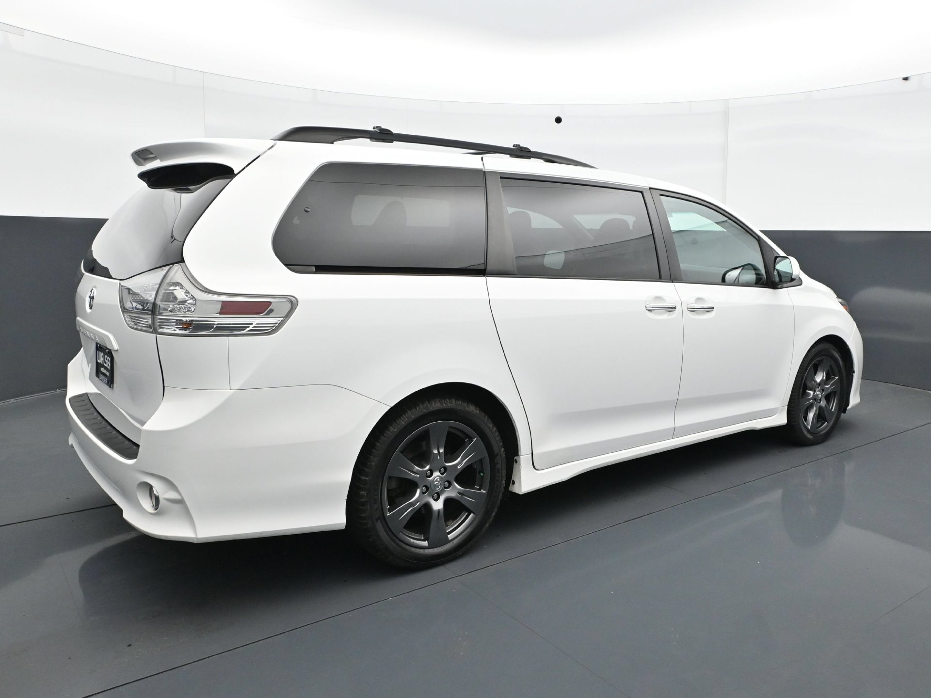Used 2017 Toyota Sienna SE w/ SE Preferred Package FWD image 7