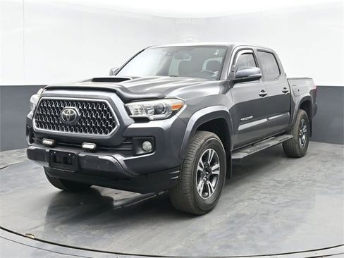 Used 2019 Toyota Tacoma TRD Sport image 5