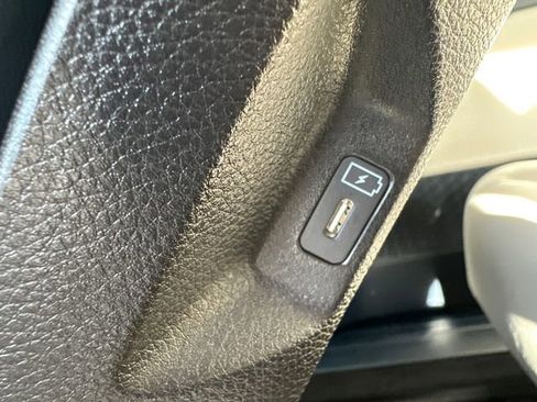 Used 2026 Kia Carnival EX FWD image 22