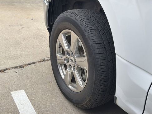 Used 2018 Ford F150 XLT w/ Equipment Group 302A Luxury image 5