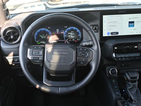 Used 2025 Toyota Land Cruiser image 18