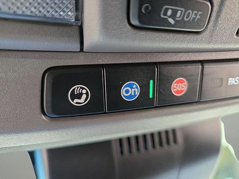 Used 2022 Chevrolet Silverado 1500 Custom image 21