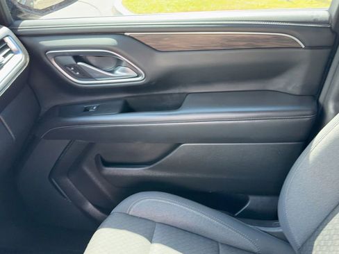 Used 2021 Chevrolet Suburban LS image 24