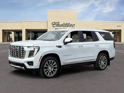 Used 2026 GMC Yukon Denali w/ Denali Reserve Package AWD/4WD image 32