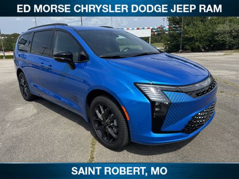 New 2027 Chrysler Pacifica Select AWD/4WD image 1