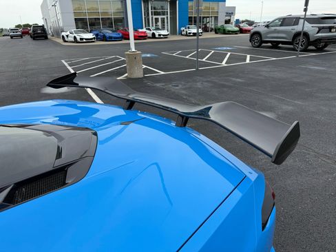 Used 2023 Chevrolet Corvette Stingray Preferred Cpe w/ Z51 Performance Package RWD image 17