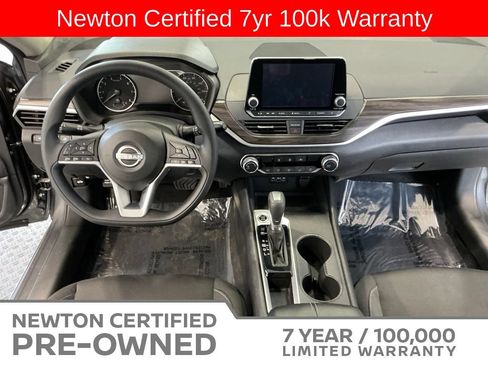 Used 2025 Nissan Altima 2.5 SV FWD image 9