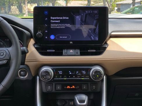 Used 2023 Toyota RAV4 XLE Premium image 21