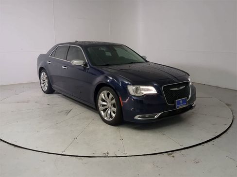 Used 2017 Chrysler 300 C w/ Safetytec Plus Group image 8