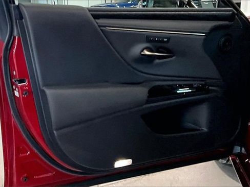 Used 2023 Lexus ES 250 w/ Premium Package image 20